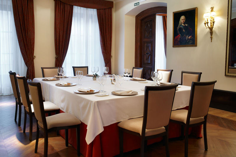 Palacio Guendulain 4*